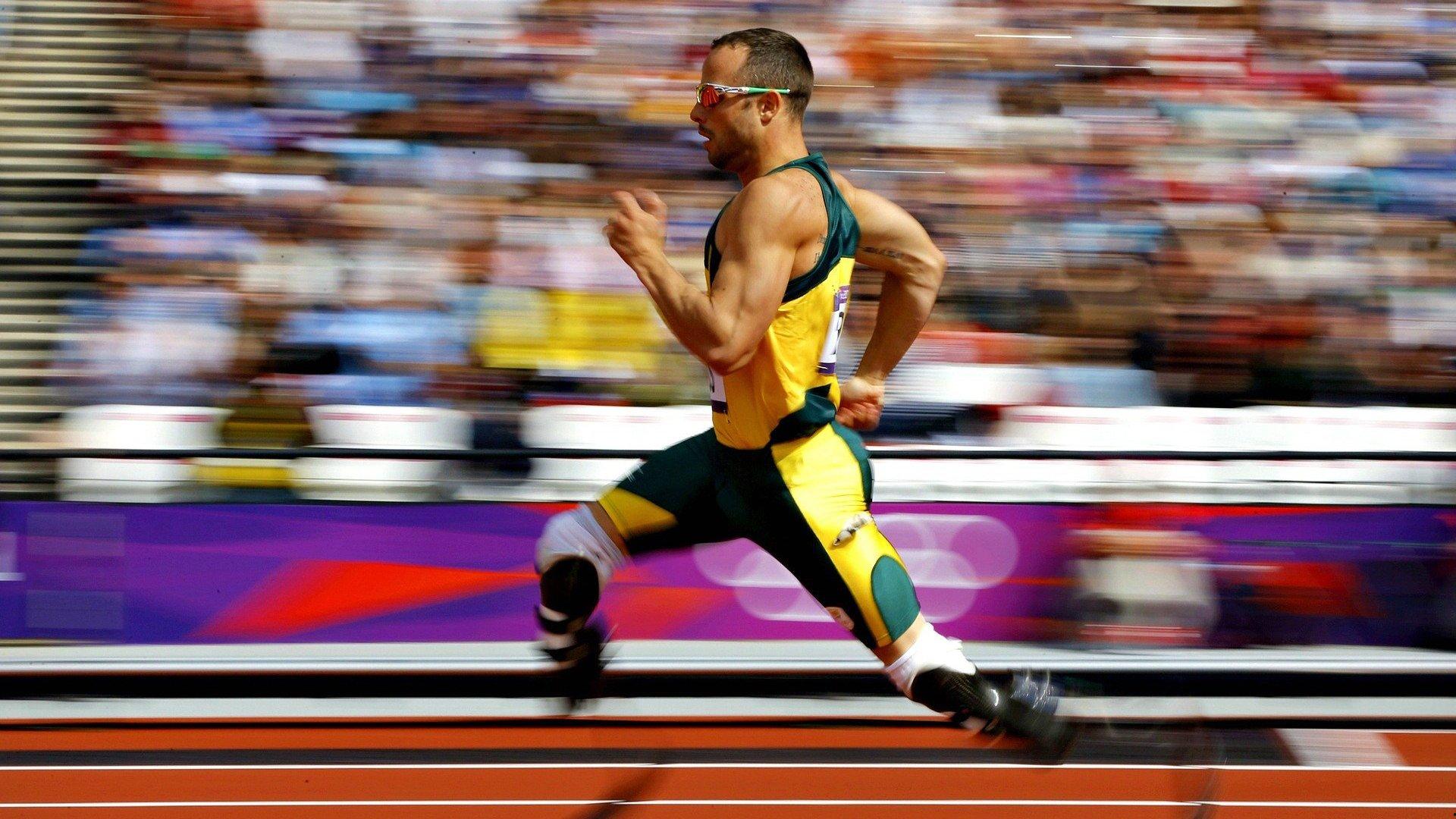 自由泳巅峰对决，世界纪录保持者与新星闪耀国际泳联锦标赛