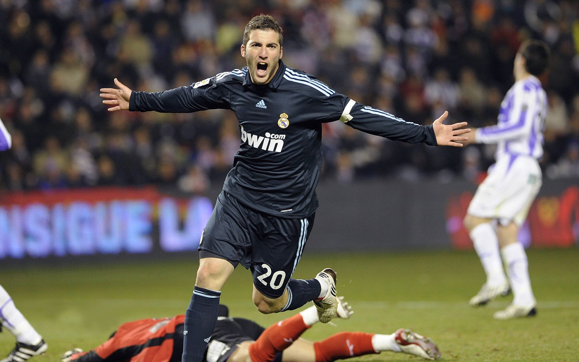 归化球员助力国足崛起，未来之路仍存挑战：壹号娱乐